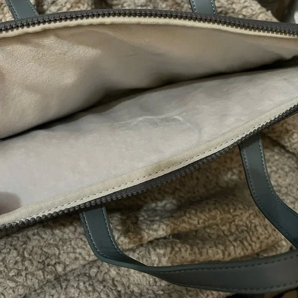 tomtoc 360 Protective Laptop Carrying Bag - Picture 4 of 13